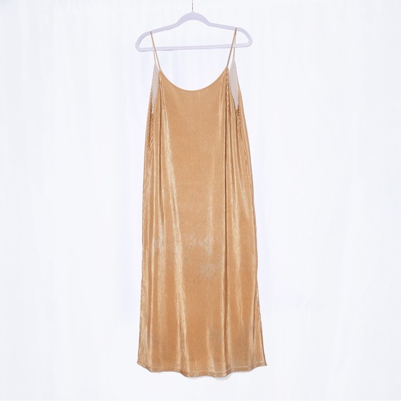 Kimchi Blue Dresses & Skirts - Kimchi Blue Gold Accordion Pleat Slip Dress